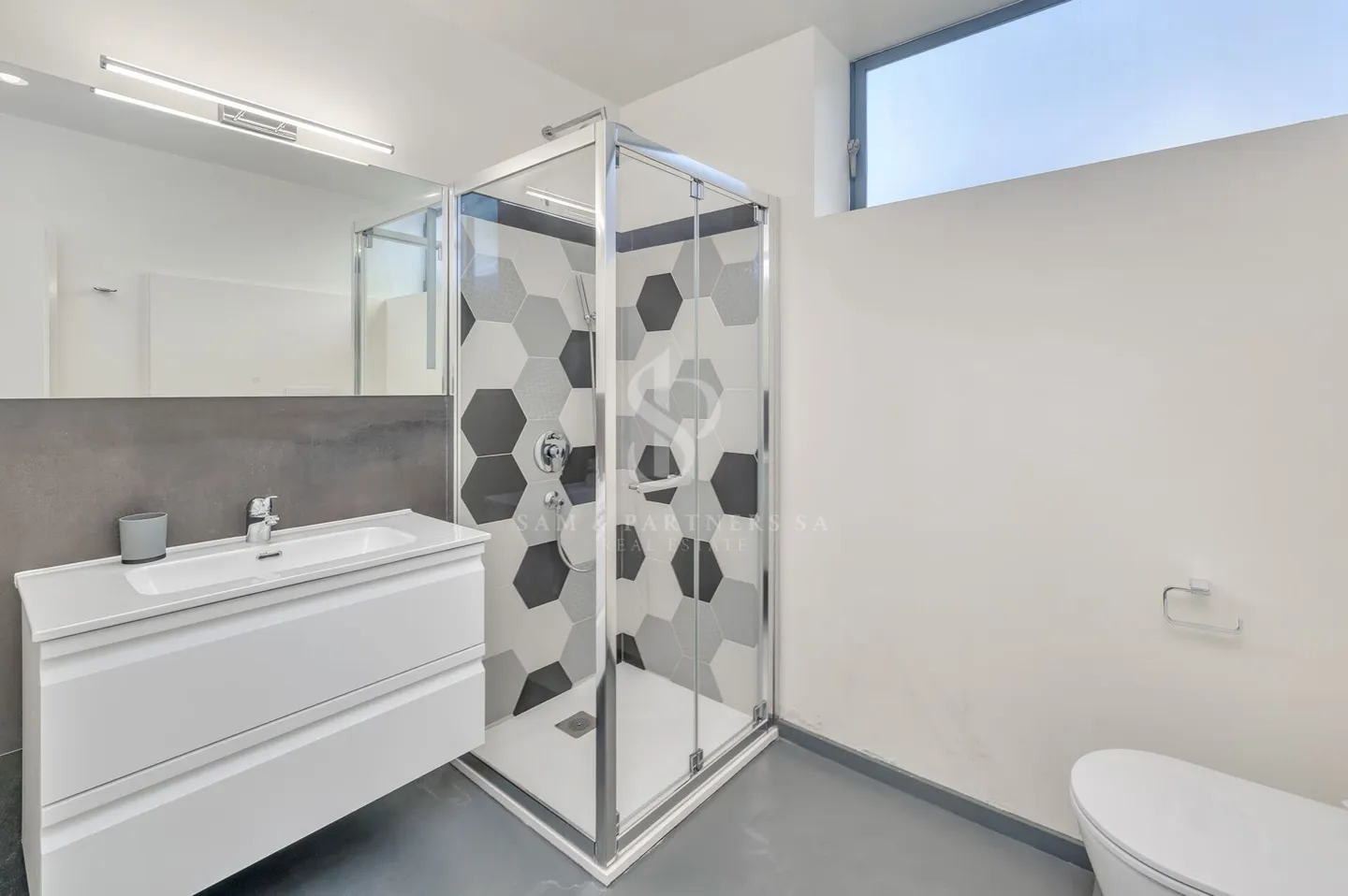 House with Extension - Photo 14 of 22