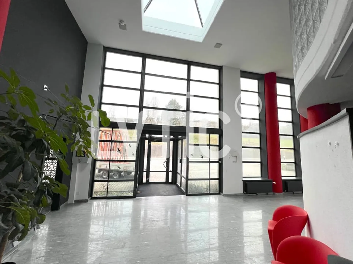 Uffici, locali di 610 m2 in affitto ad Avry-sur-Matran - Foto 1 di 10