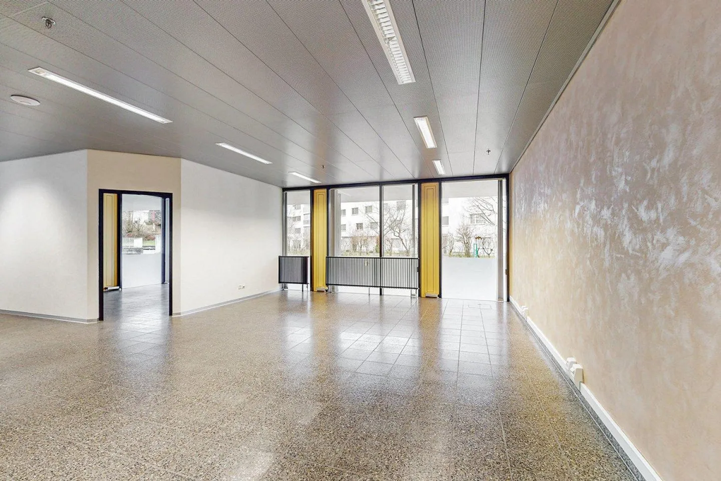 Office, Showroom or more? - Photo 6 of 11