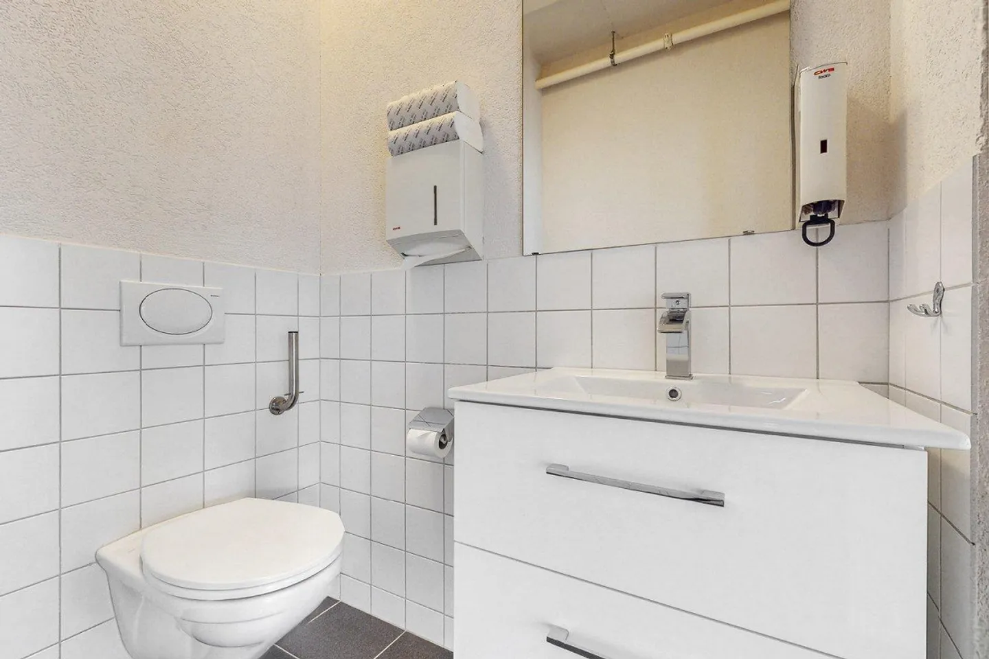 Office, Showroom or more? - Photo 11 of 11