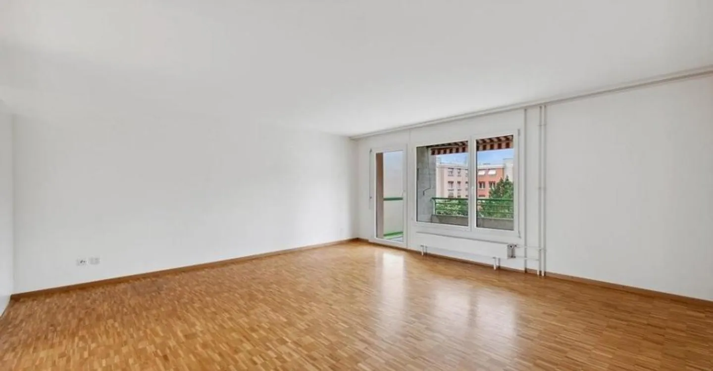 Your new home facilitates all your travels - Photo 5 of 7