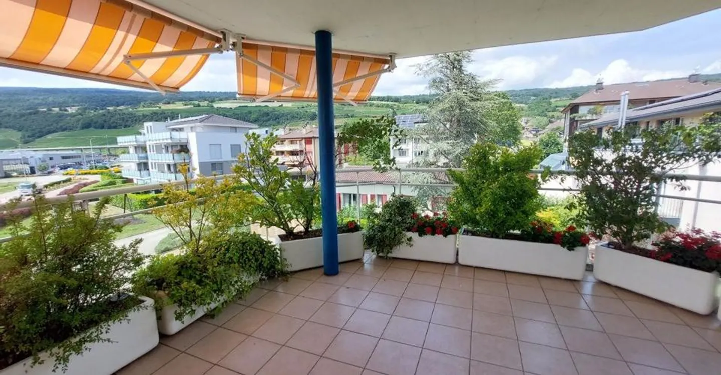Appartement spacieux avec terrasse - Photo 2 sur 12
