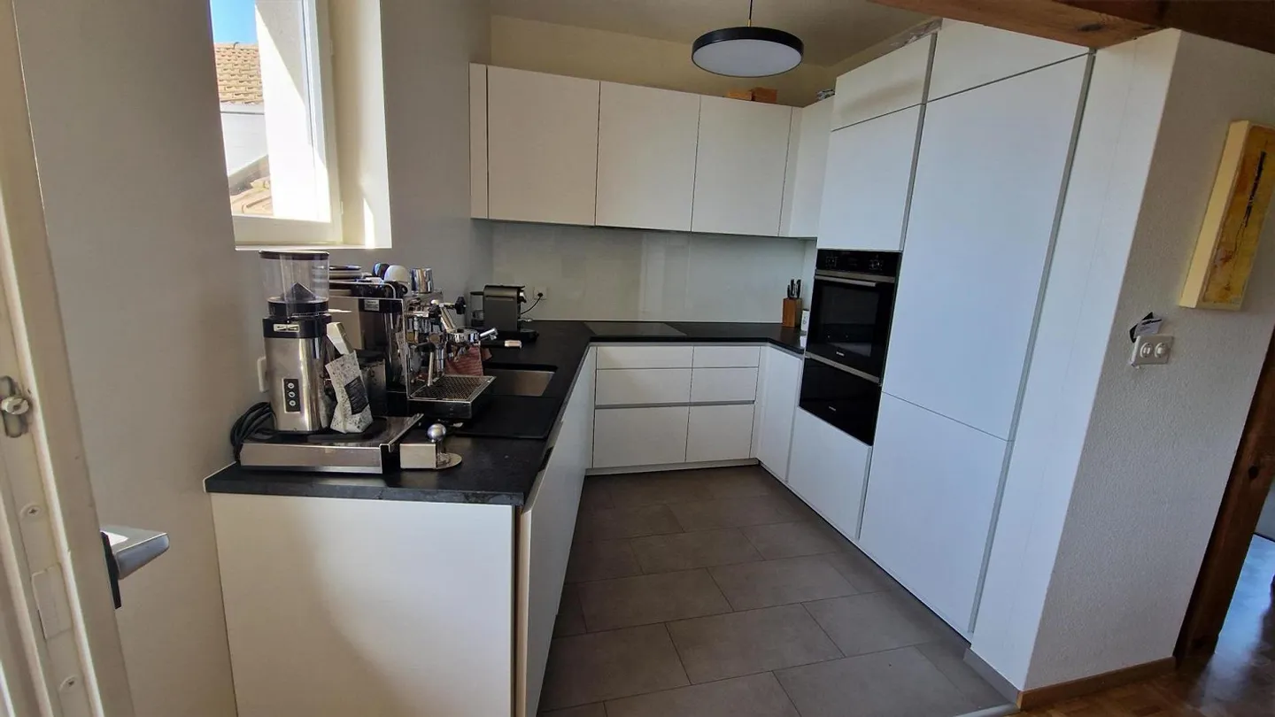 Appartamento attico 2.5 camere affascinante incluso ampio spazio hobby per ospiti - Foto 5 di 6