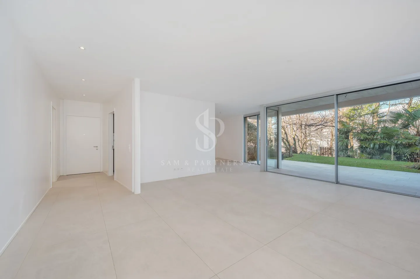 Modern mit Garten - Foto 7 von 17