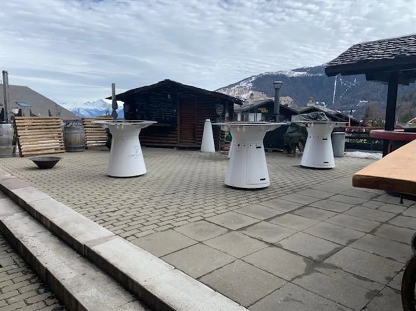 Nendaz-Station/VS, Restaurant L'Atmosphère with Terrace - Photo 1 of 6