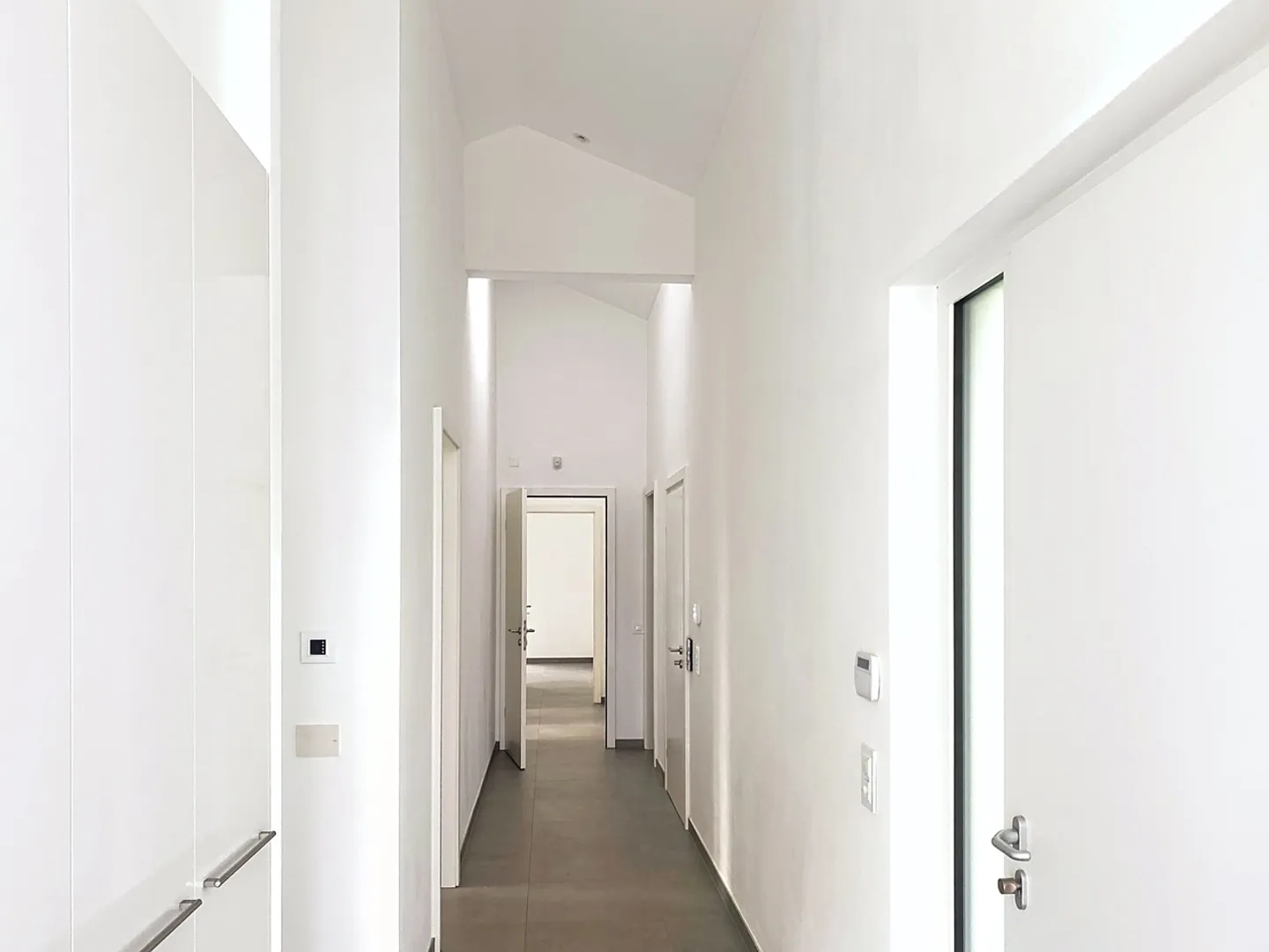 Magnificent apartment with lake view - Photo 10 of 20