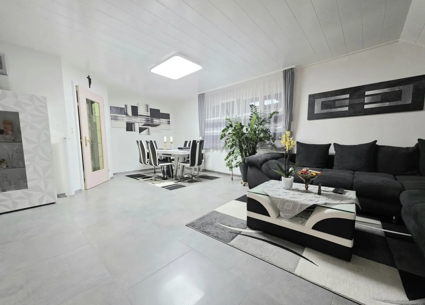 Luminoso appartamento mansardato di 4,5 locali con vista a Möhlin! - Foto 5 di 13