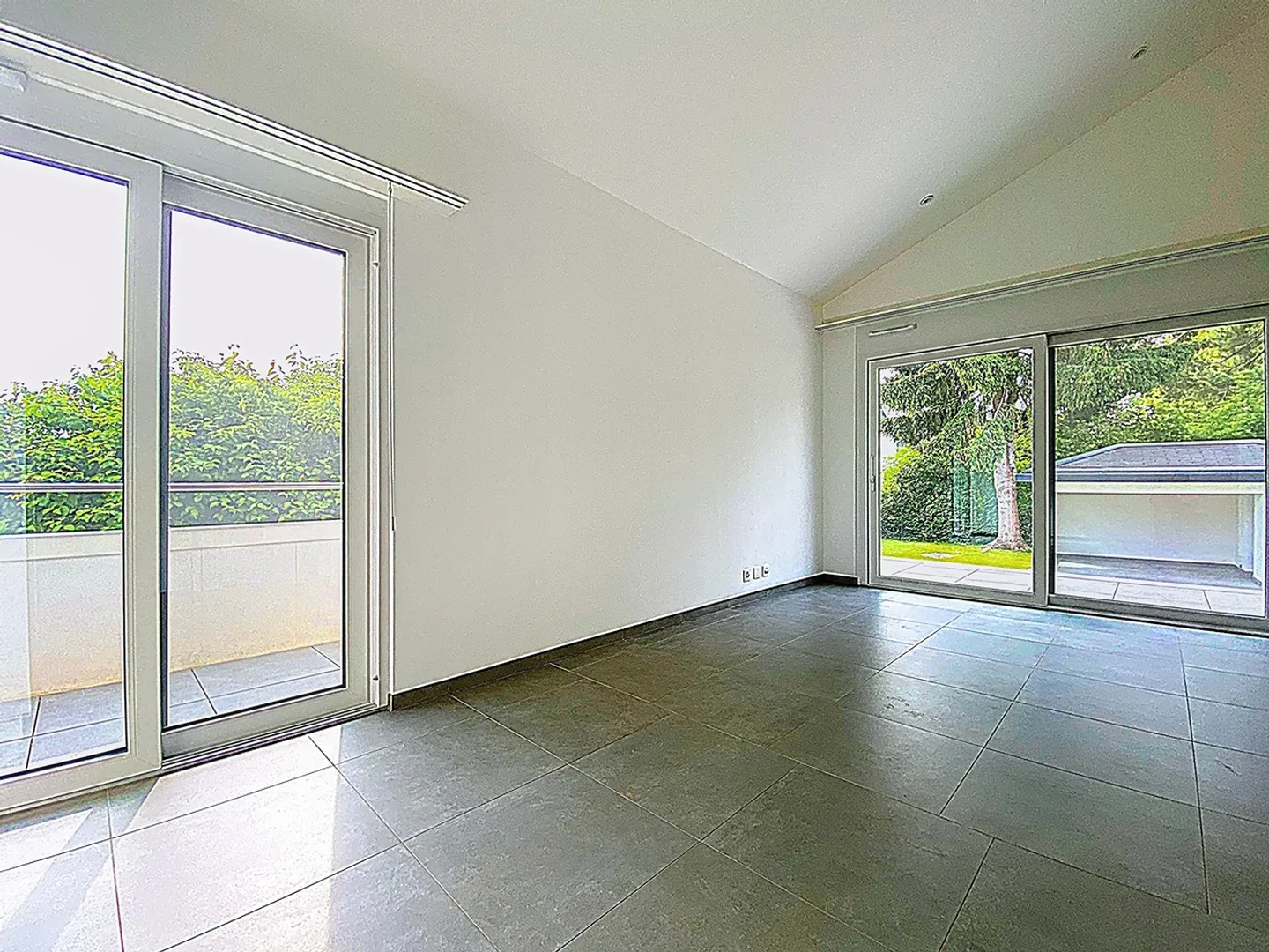 Magnificent apartment with lake view - Photo 15 of 20