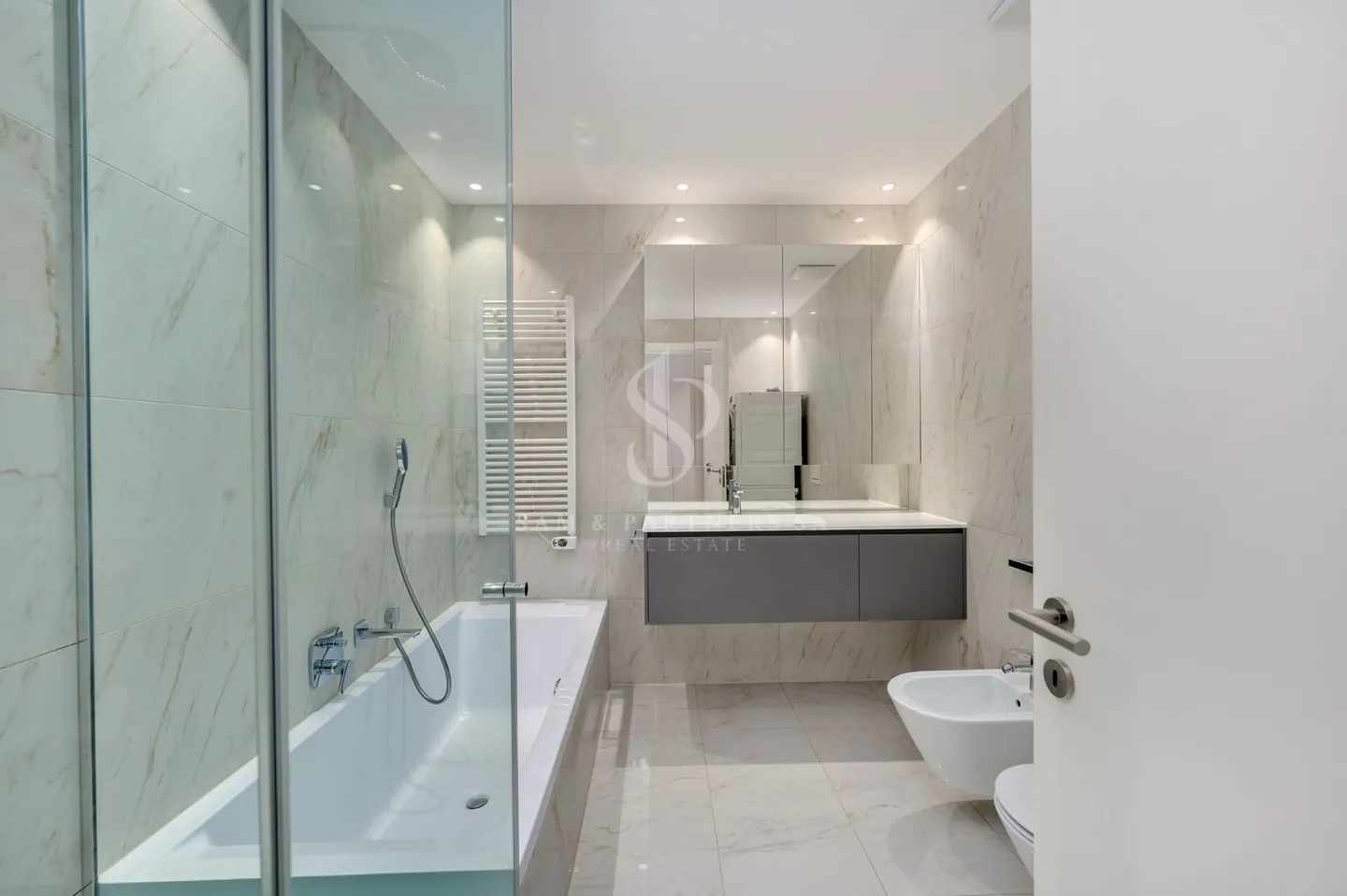 Modern mit Garten - Foto 14 von 17