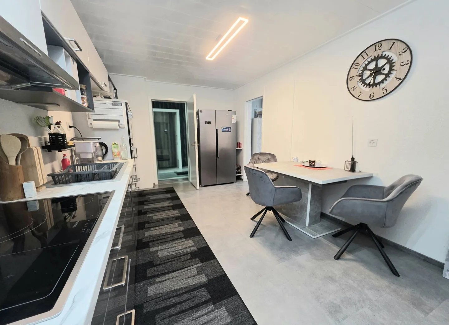 Luminoso appartamento mansardato di 4,5 locali con vista a Möhlin! - Foto 7 di 13