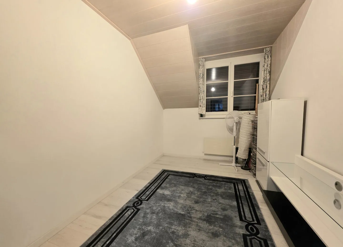 Luminoso appartamento mansardato di 4,5 locali con vista a Möhlin! - Foto 10 di 13