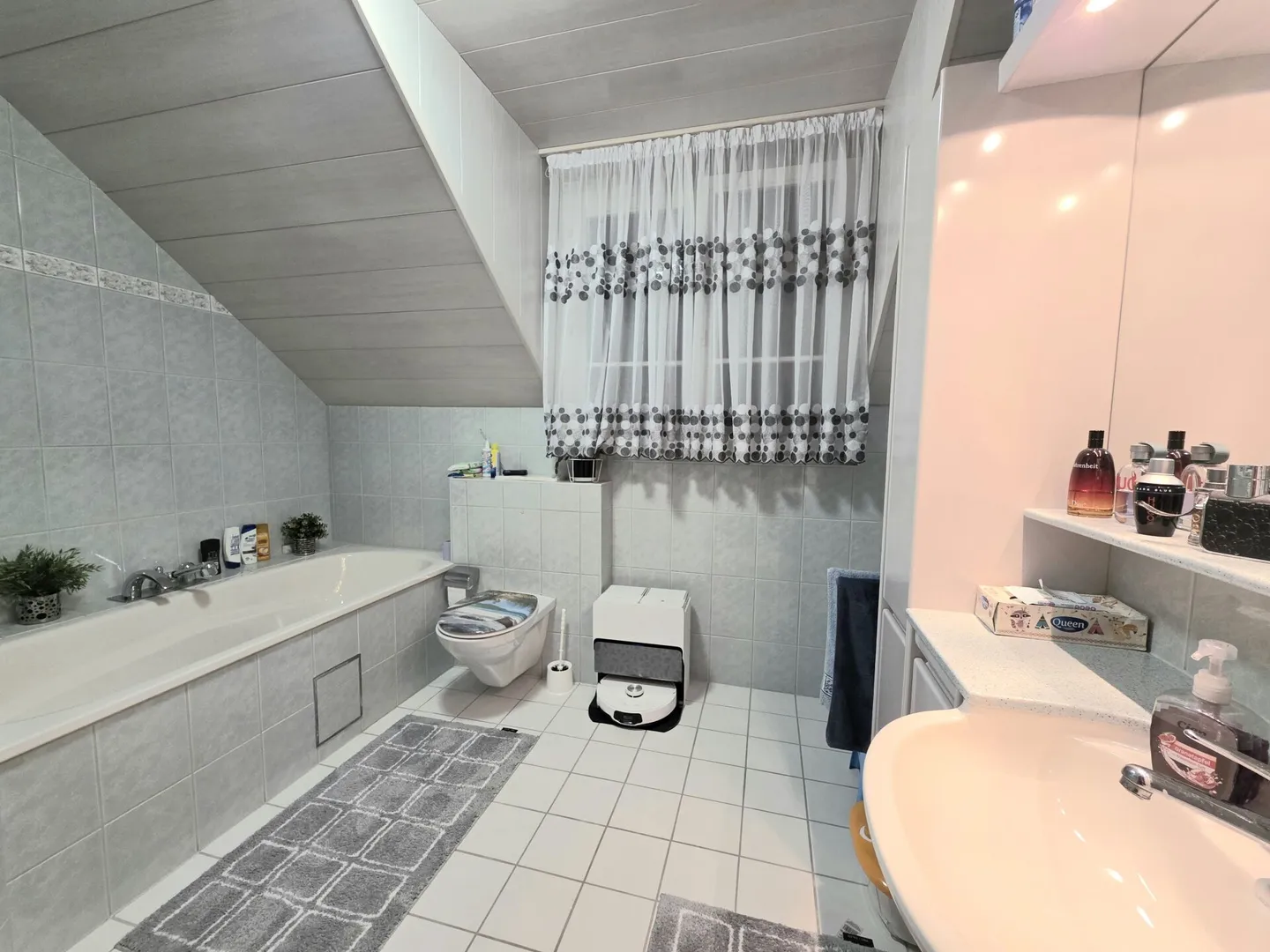 Luminoso appartamento mansardato di 4,5 locali con vista a Möhlin! - Foto 11 di 13