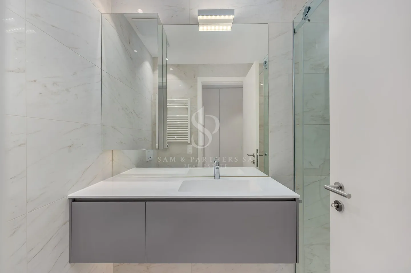 Modern mit Garten - Foto 16 von 17