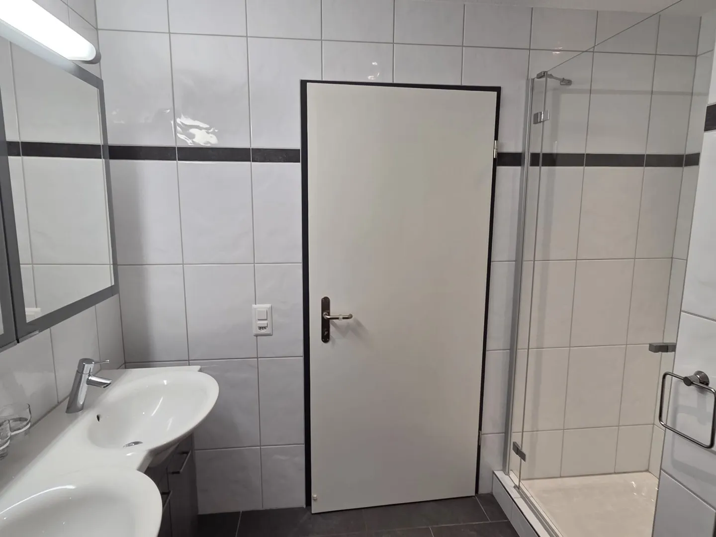 For sale immediately or by arrangement, very large, well-maintained 4.5 room apartment in Biberist. - Photo 7 of 15