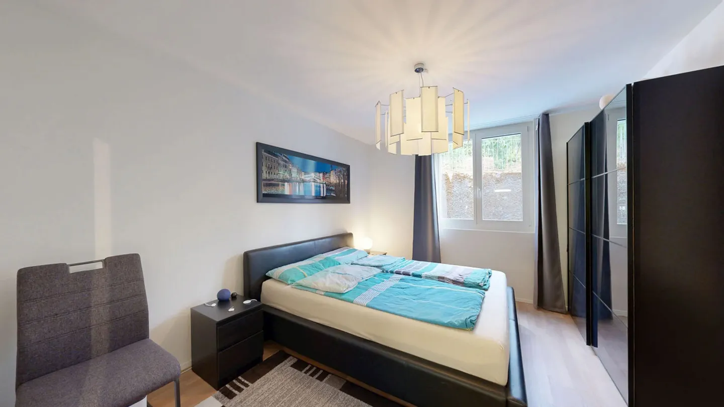 Appartement moderne de 4,5 pièces avec balcon et deux places de parking - Photo 13 sur 17