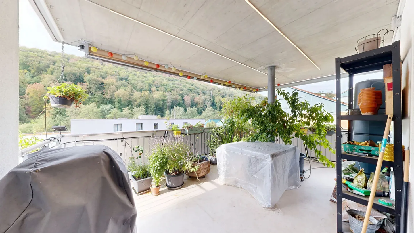 Appartement moderne de 4,5 pièces avec balcon et deux places de parking - Photo 15 sur 17