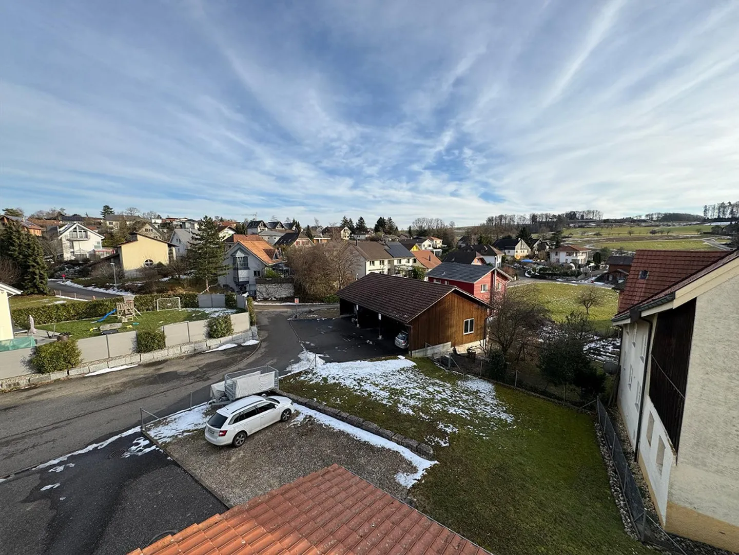 Appartement lumineux de 4,5 pièces avec terrasse, belle vue, 2 salles de bains - Photo 4 sur 7