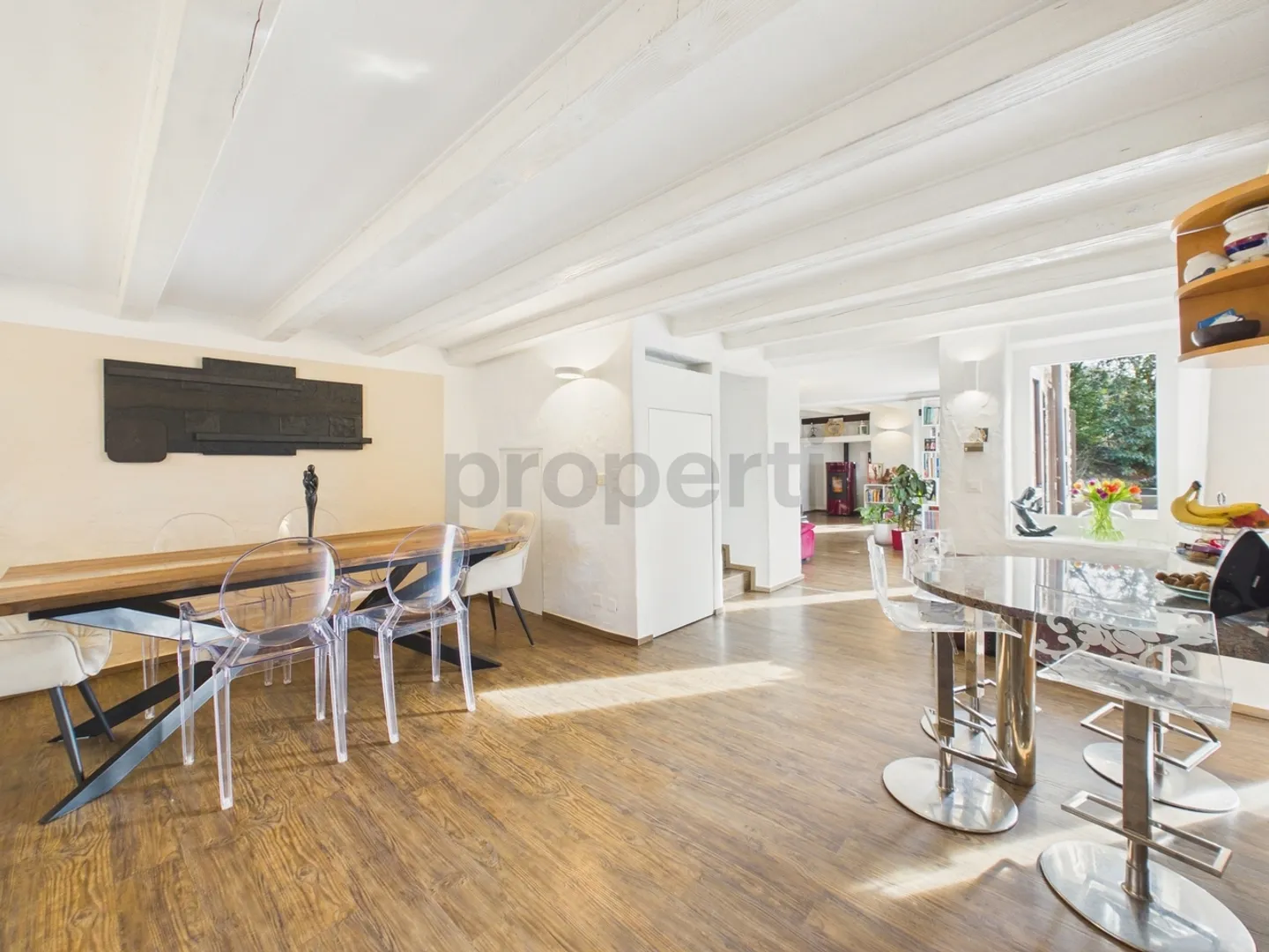 Exklusive Villa mit 7,5 Zimmern, eingebettet in die Natur mit dépendance und... - Foto 4 von 13