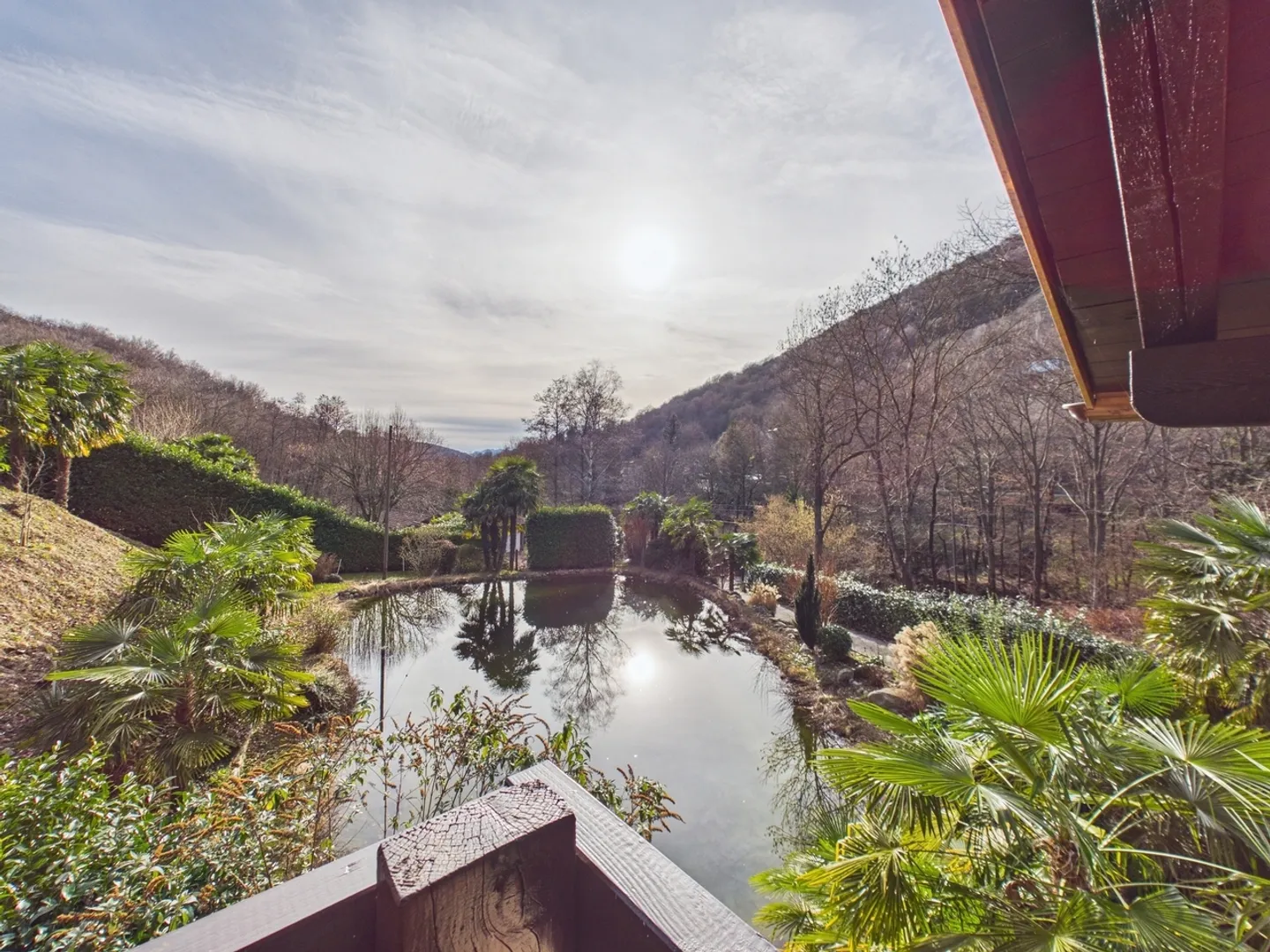 Exklusive Villa mit 7,5 Zimmern, eingebettet in die Natur mit dépendance und... - Foto 7 von 13