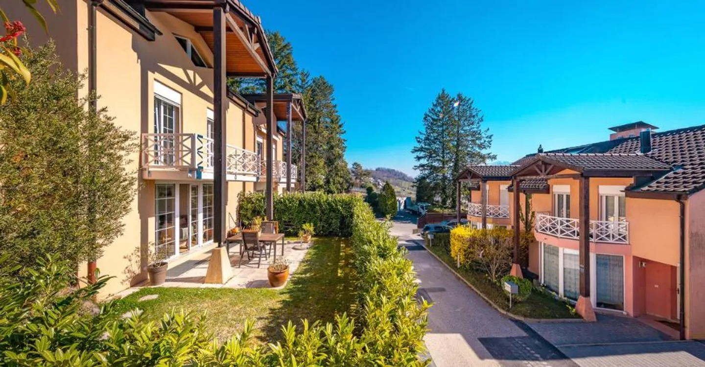 Magnificent Family Villa with Lake View - Photo 2 of 12