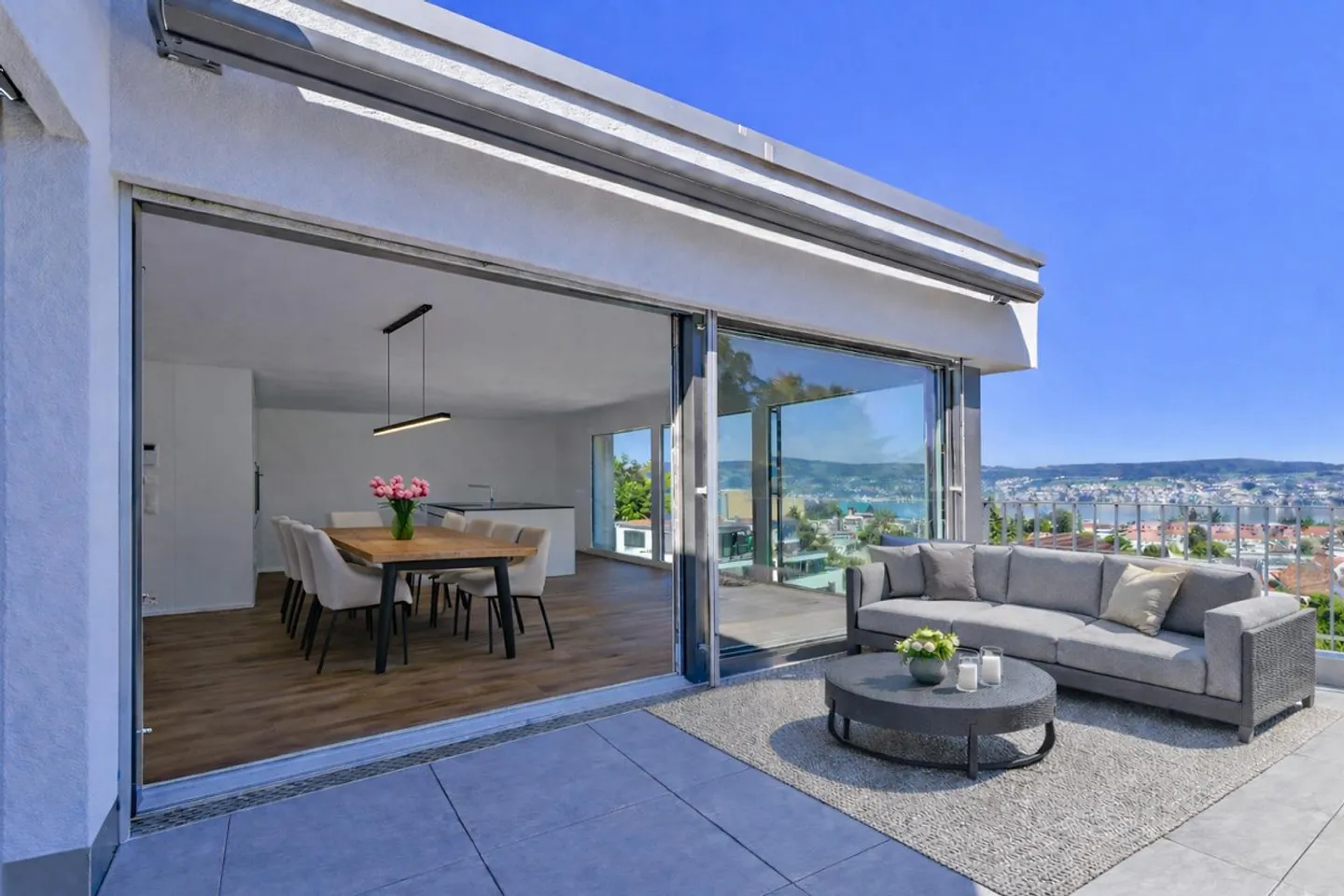 Appartamento attico 4,5 locali con vista panoramica sul lago e grandi terrazze - Foto 4 di 6