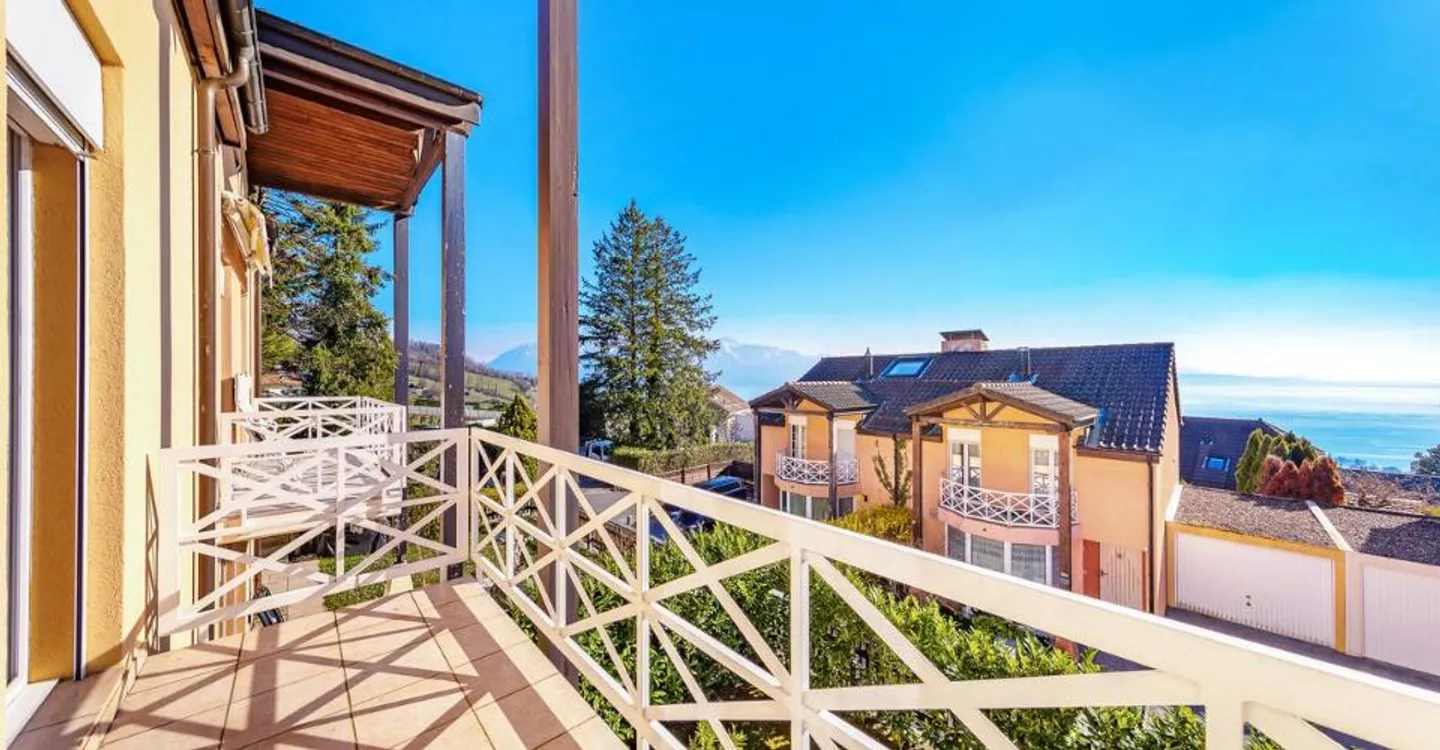 Magnificent Family Villa with Lake View - Photo 10 of 12