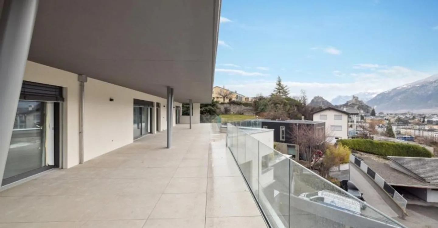 Exceptional penthouse with castle views - Photo 1 of 9