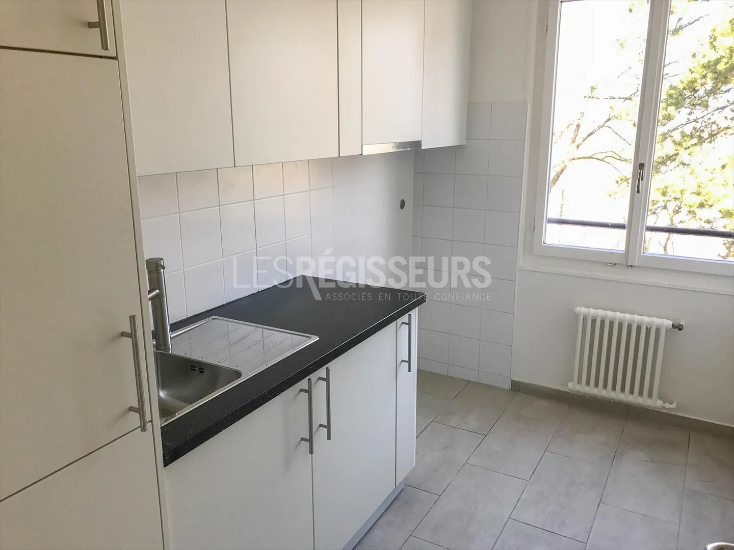 Very nice recently renovated apartment - Photo 3 of 5