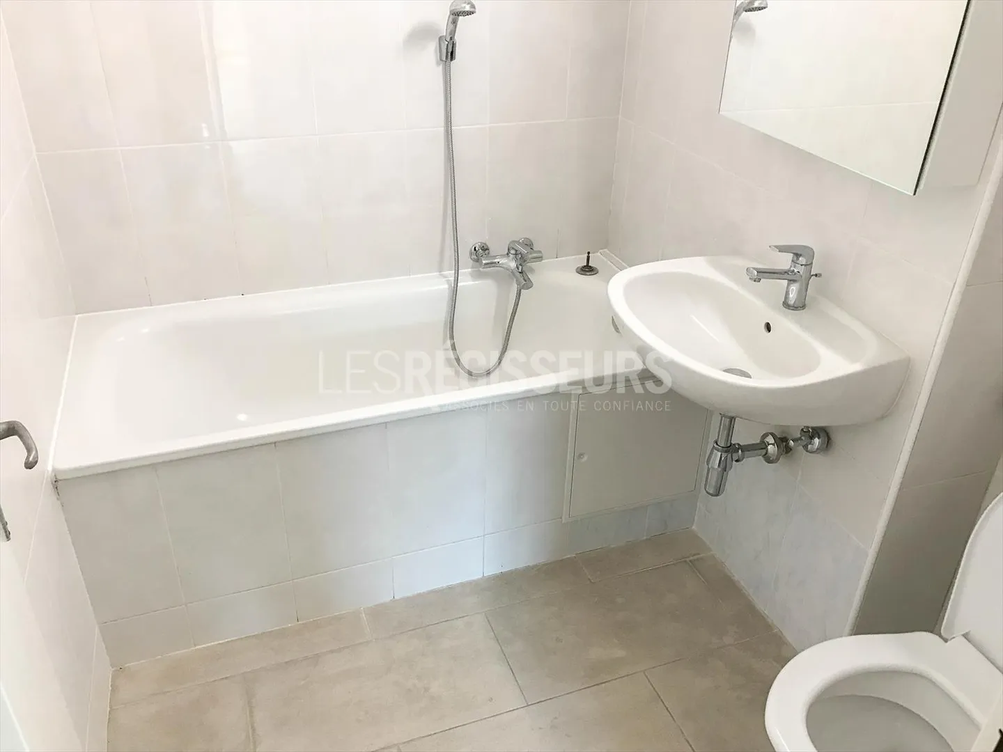 Very nice recently renovated apartment - Photo 4 of 5