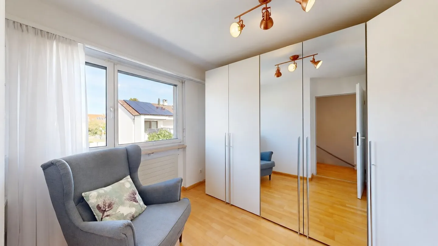 Maison de ville idyllique de 5,5 pièces avec garage et cheminée - Photo 10 sur 17