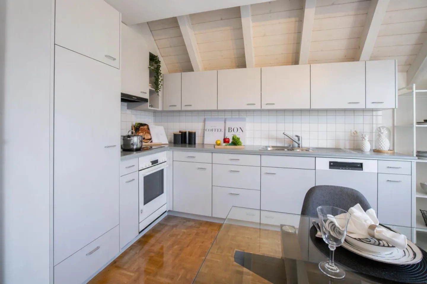 Appartamento duplex attraente di 4,5 locali in una posizione privilegiata - Foto 2 di 14