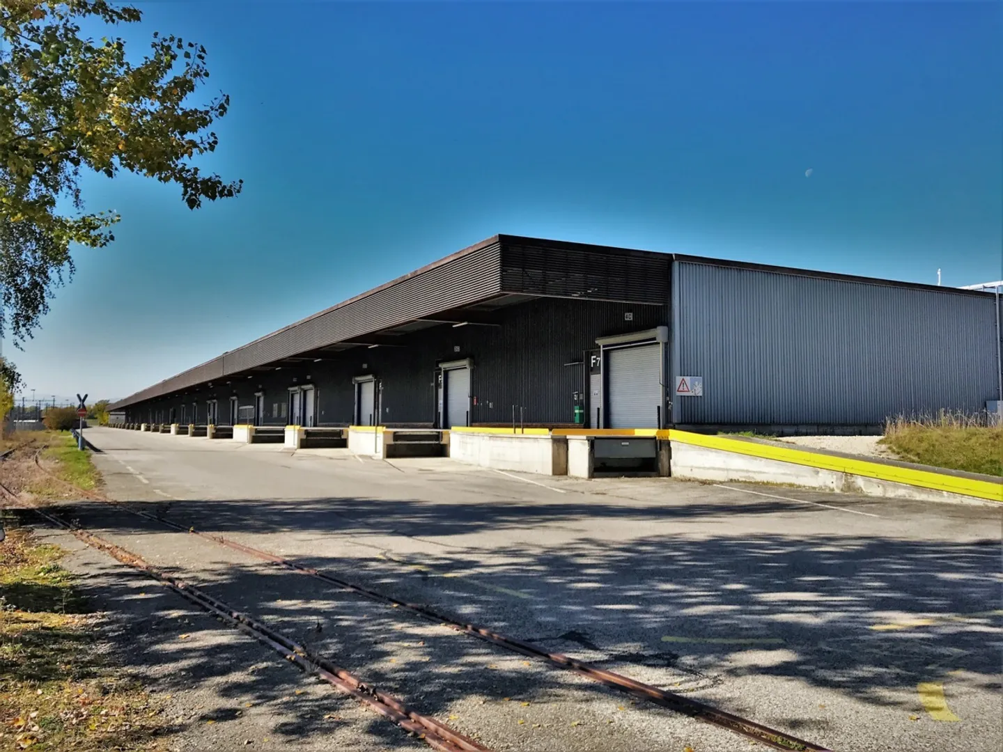 Localizzazione strategica - Hall logistica 27'715 m² - Foto 2 di 7