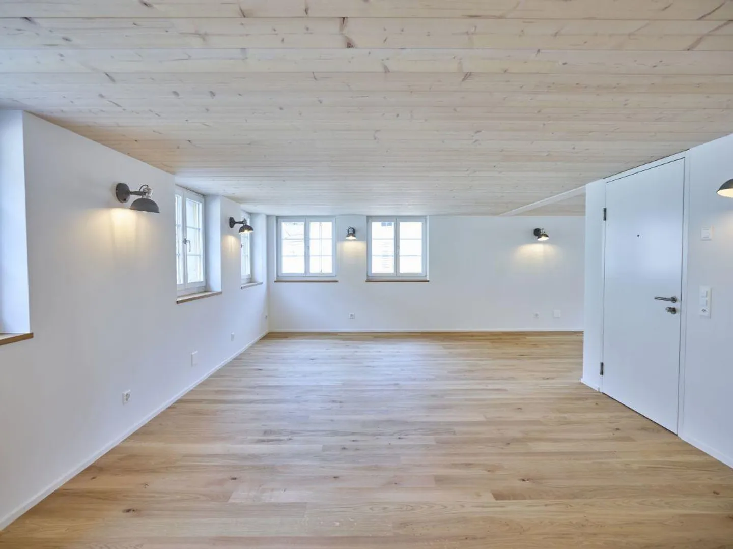 Loft 2.5-Room Apartment - Photo 9 of 13