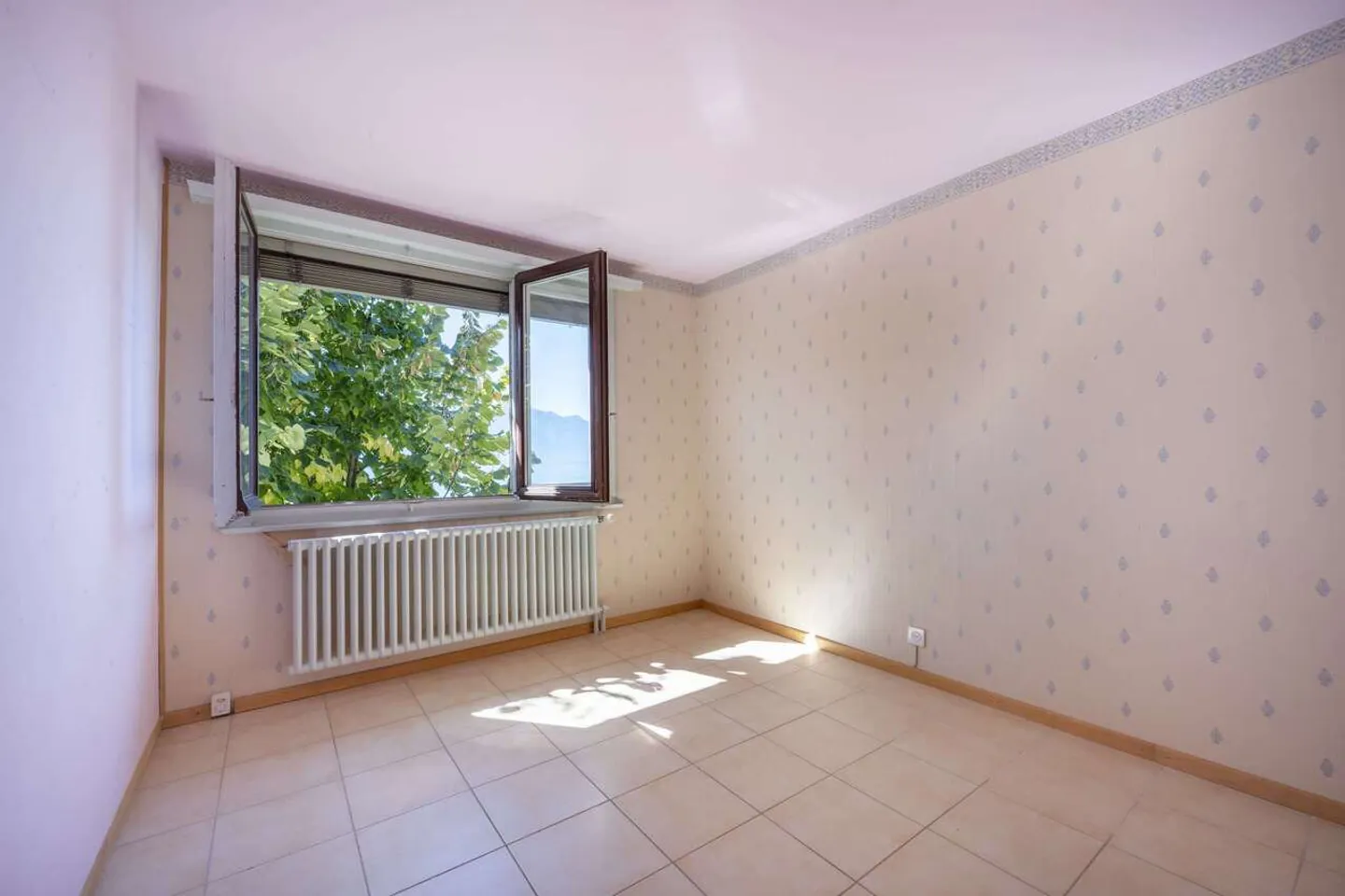 Charmante Villa mit Seeblick - Foto 7 von 12