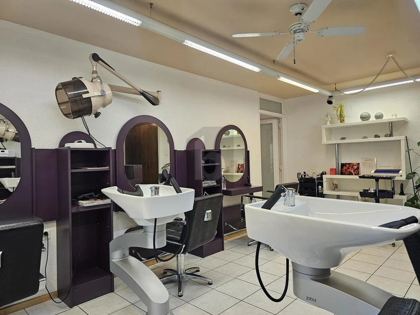 «SALONE DA BARBA SENZA FONDI COMMERCIALI!» - Foto 3 di 6