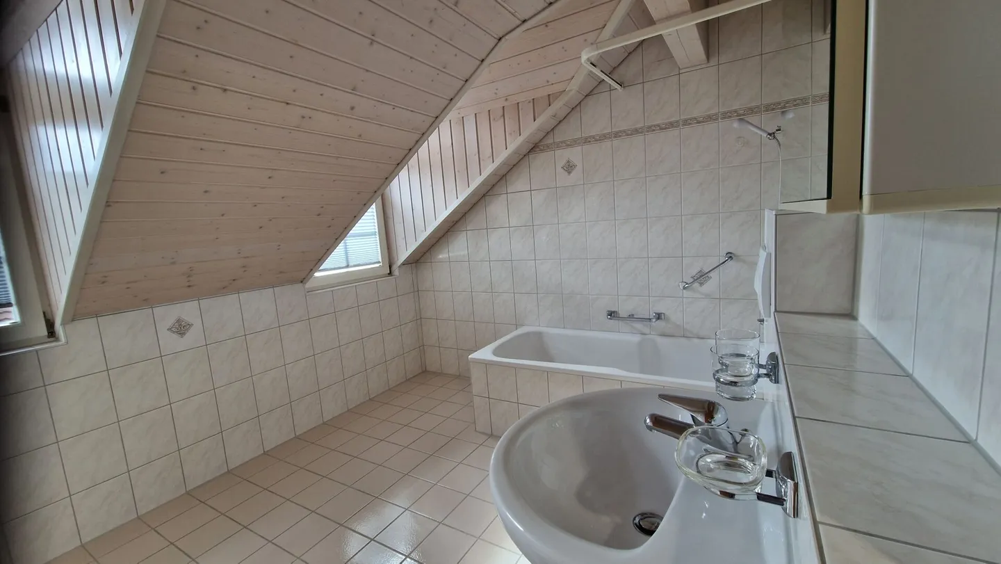 Belle appartement sous les combles avec ascenseur! - Photo 5 sur 6