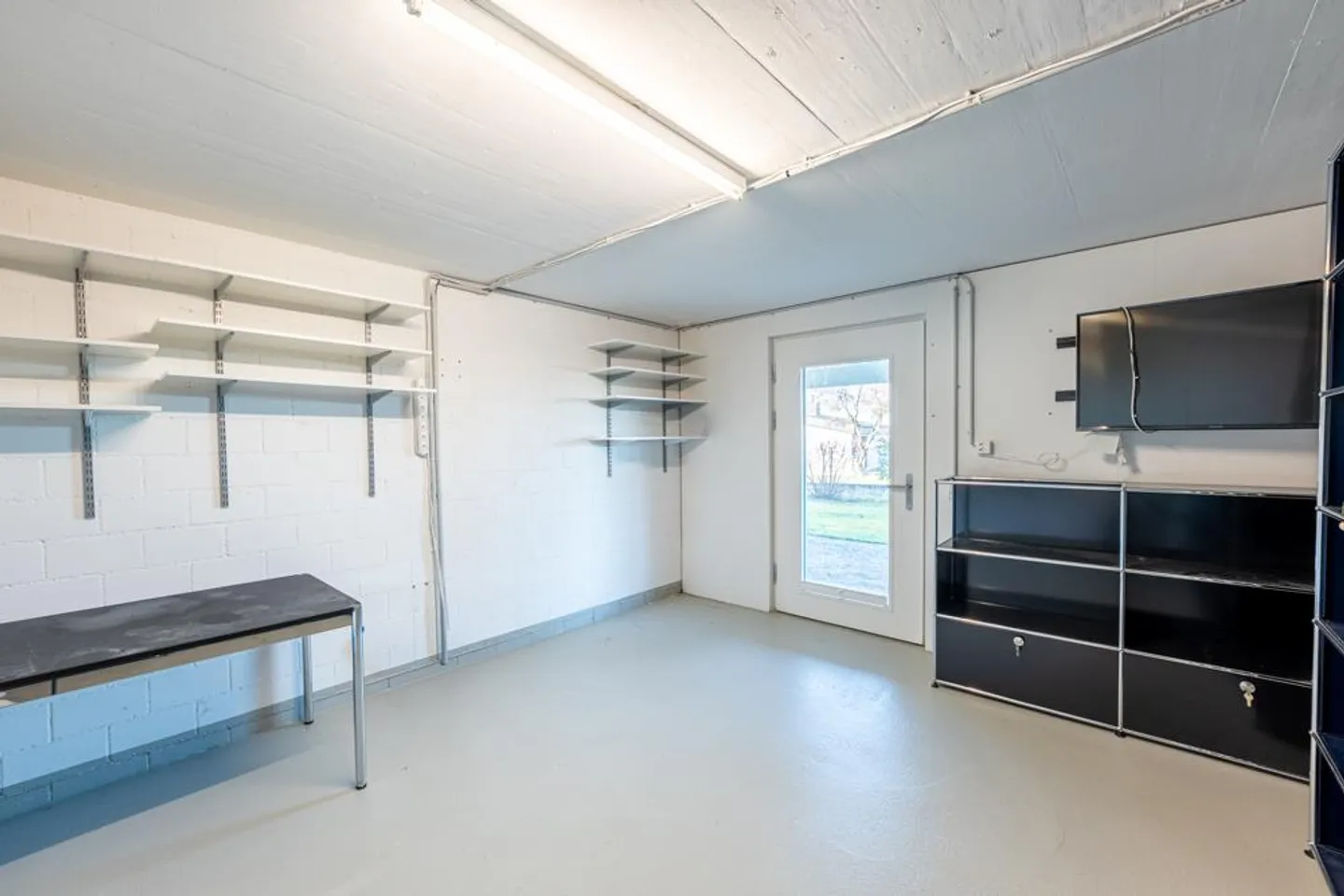 Exclusive penthouse apartment with unobstructed lake view - Photo 19 of 22