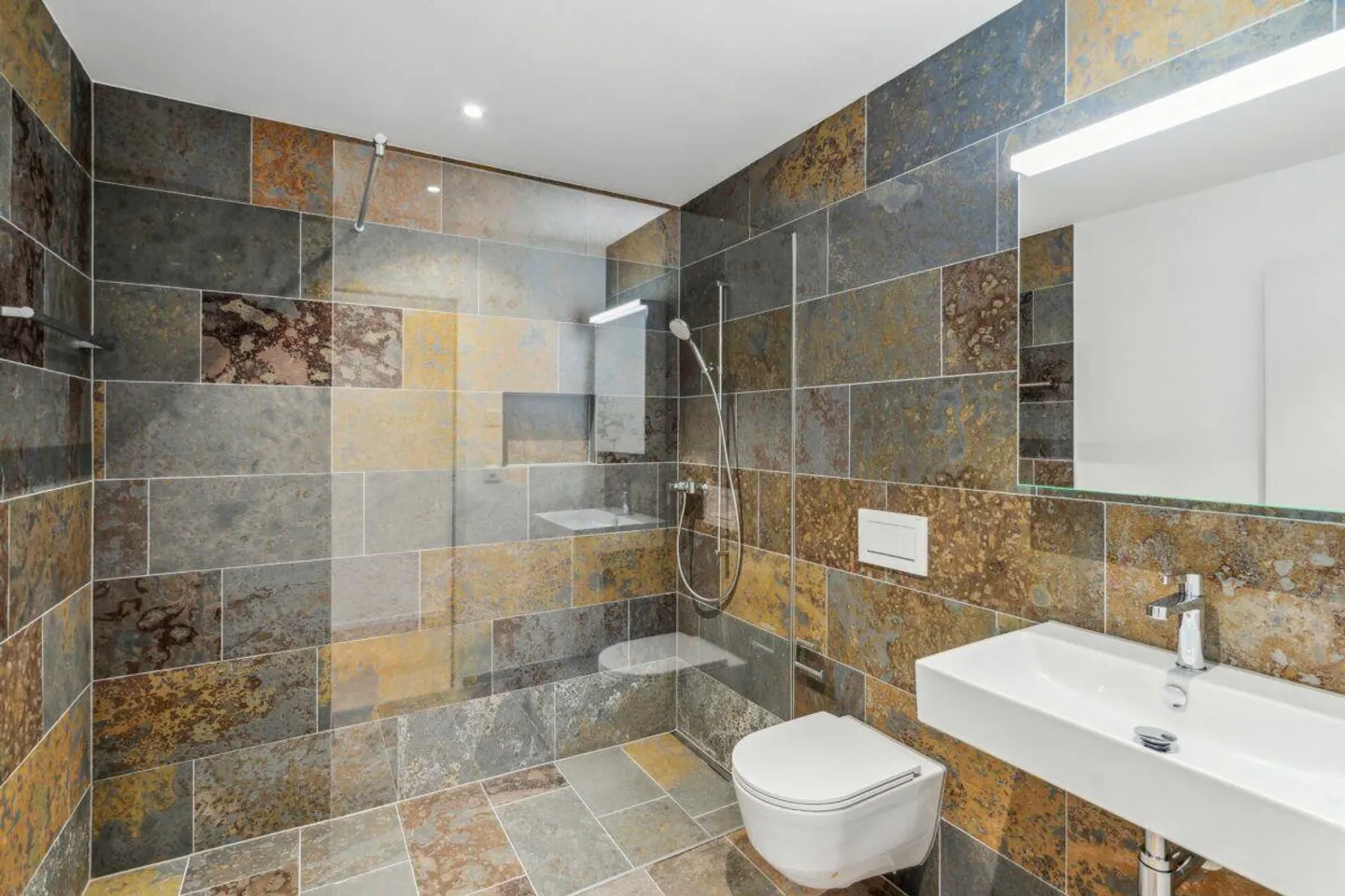 Modernes Mehrfamilienhaus mit Aussicht - Foto 8 von 9