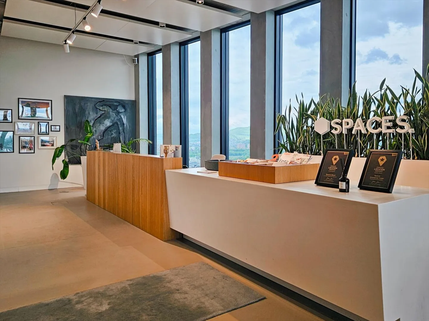 Lavora, organizza riunioni e promuovi la collaborazione in spazi per uffici presso Spaces Grosspeter Tower - Foto 4 di 18