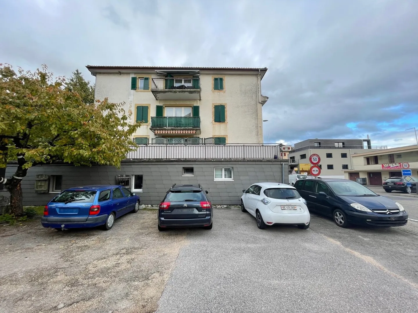 Ampio appartamento con 4 camere a La Neuveville ristrutturato - Foto 8 di 8