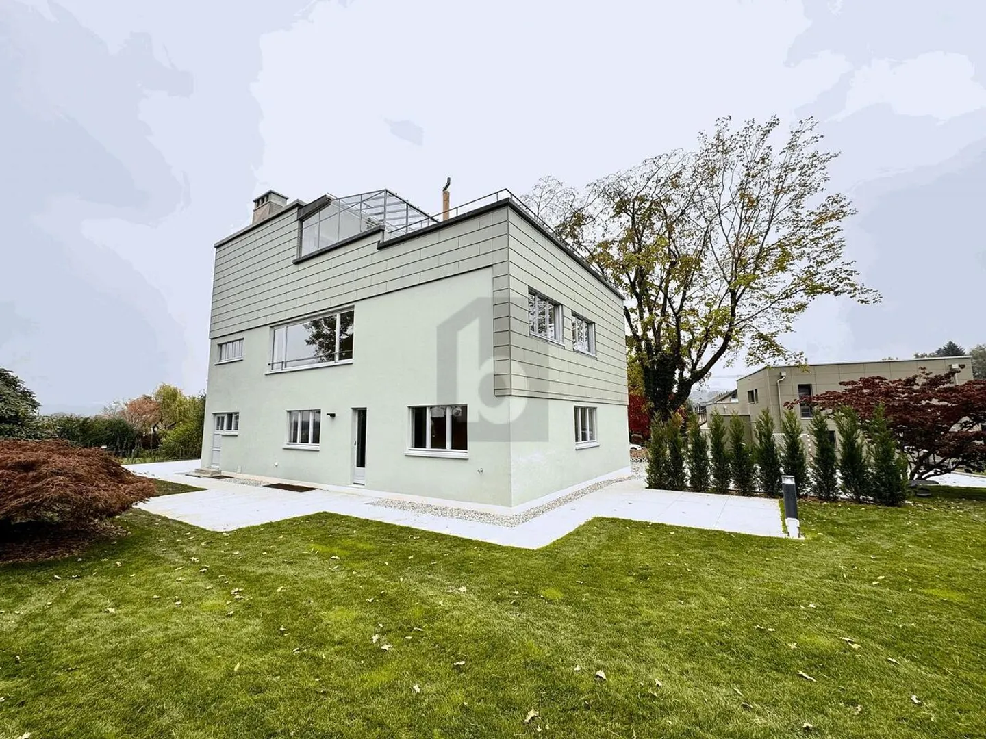 DUPLEX RARE IN THE STYLE OF LE CORBUSIER - Photo 2 of 6