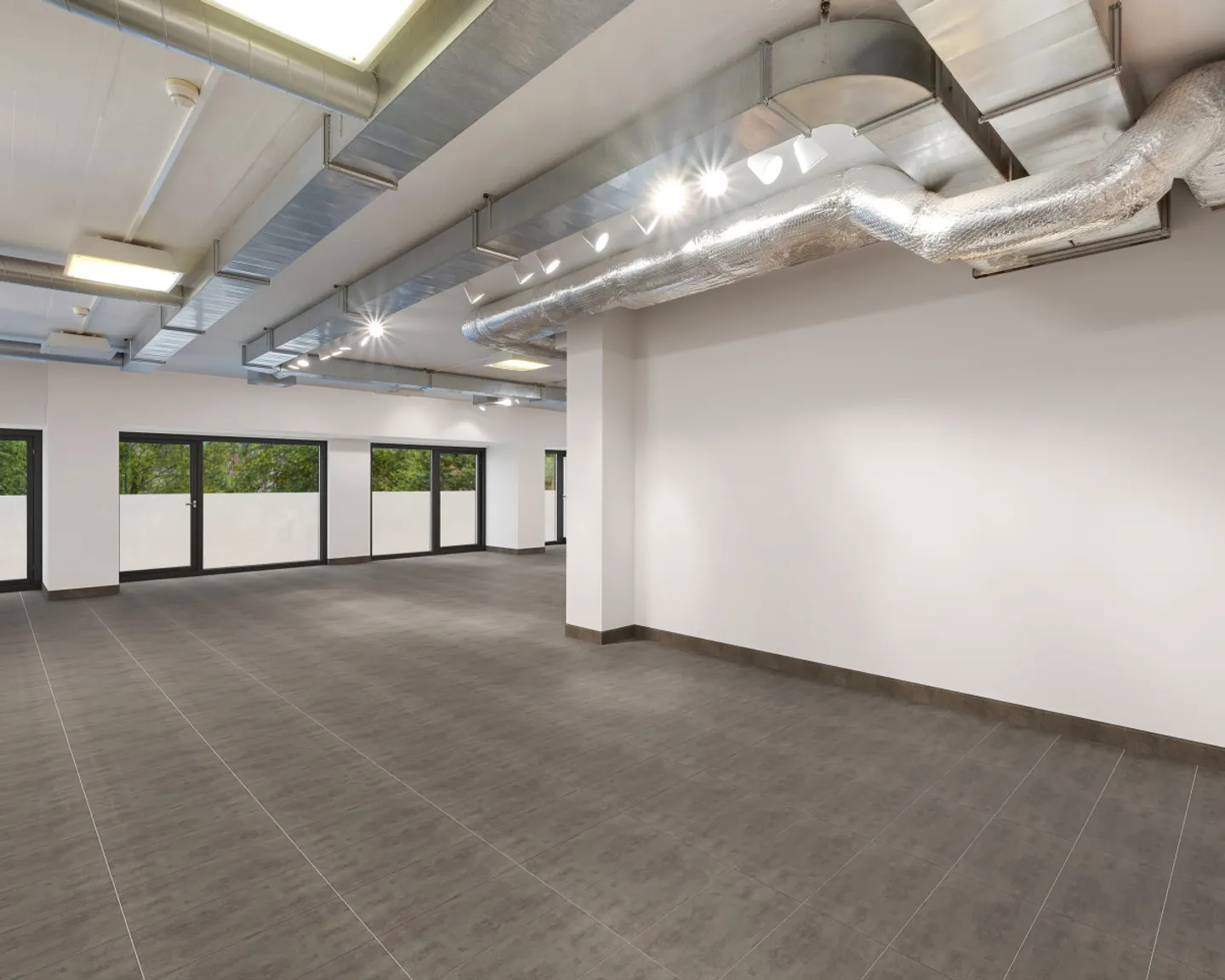 Mixed-use building for rent - Photo 5 of 9