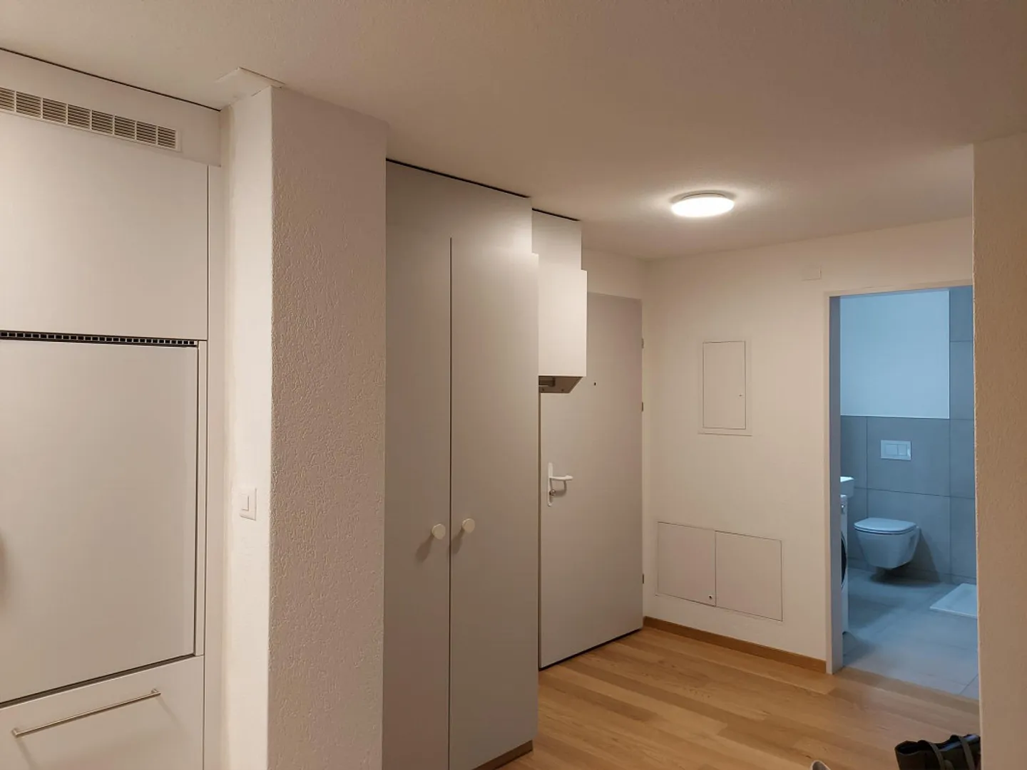 Sunny 2.5 Room Apartment - Photo 6 of 8