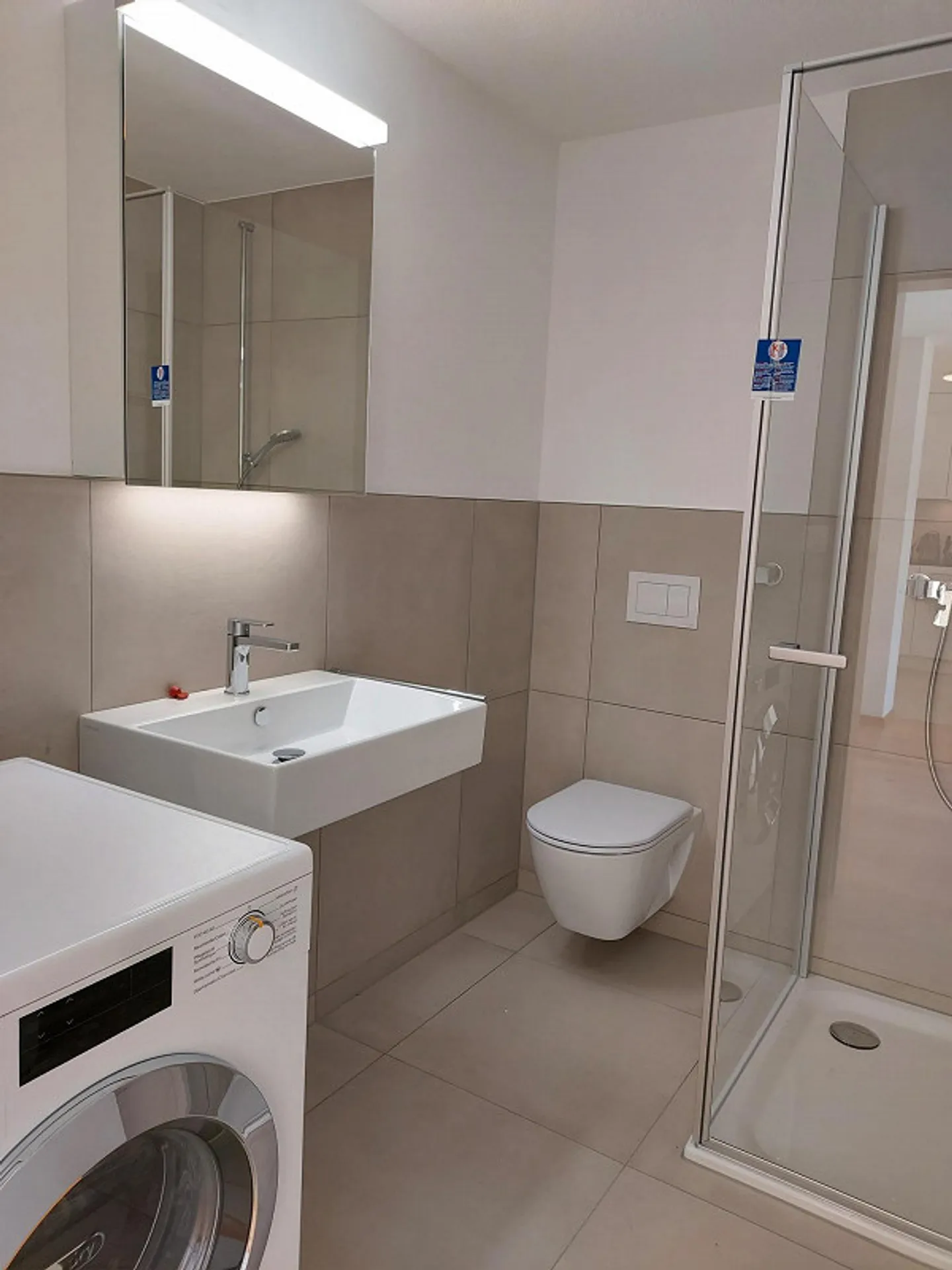 Sunny 2.5 Room Apartment - Photo 7 of 8