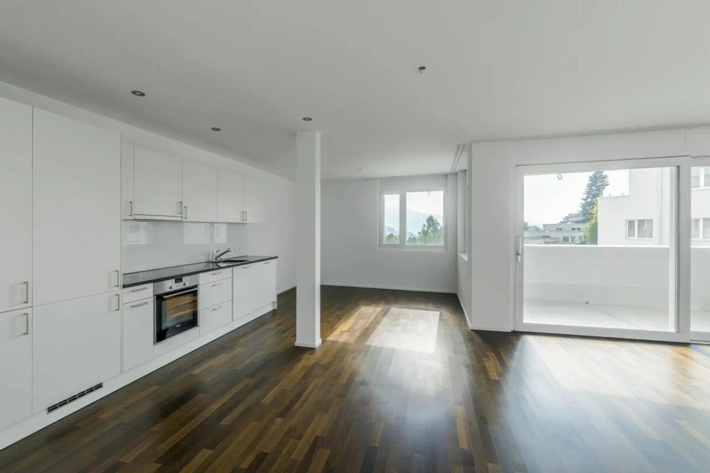 Grosszügige Wohnung mit toller Aussicht - Foto 2 von 9