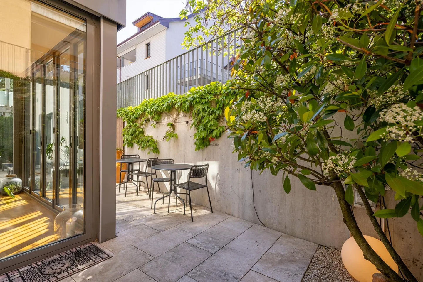 Appartement moderne avec jardin privé - Photo 3 sur 12