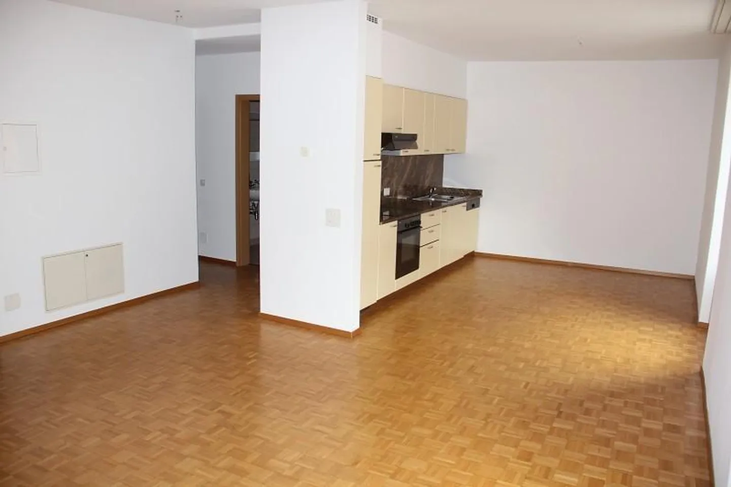 «3 1/2-Zimmer-Wohnung im Erdgeschoss / appartamento di 3 1/2 locali nel piano terra» - Foto 2 von 11