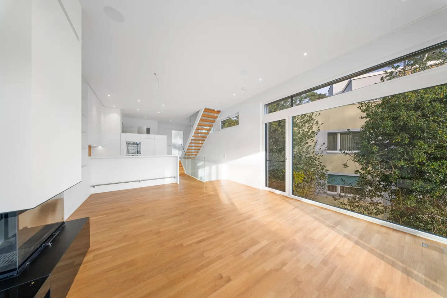 Exclusive terrace house with pool, lift & guest apartment in Riehen - Photo 2 of 11