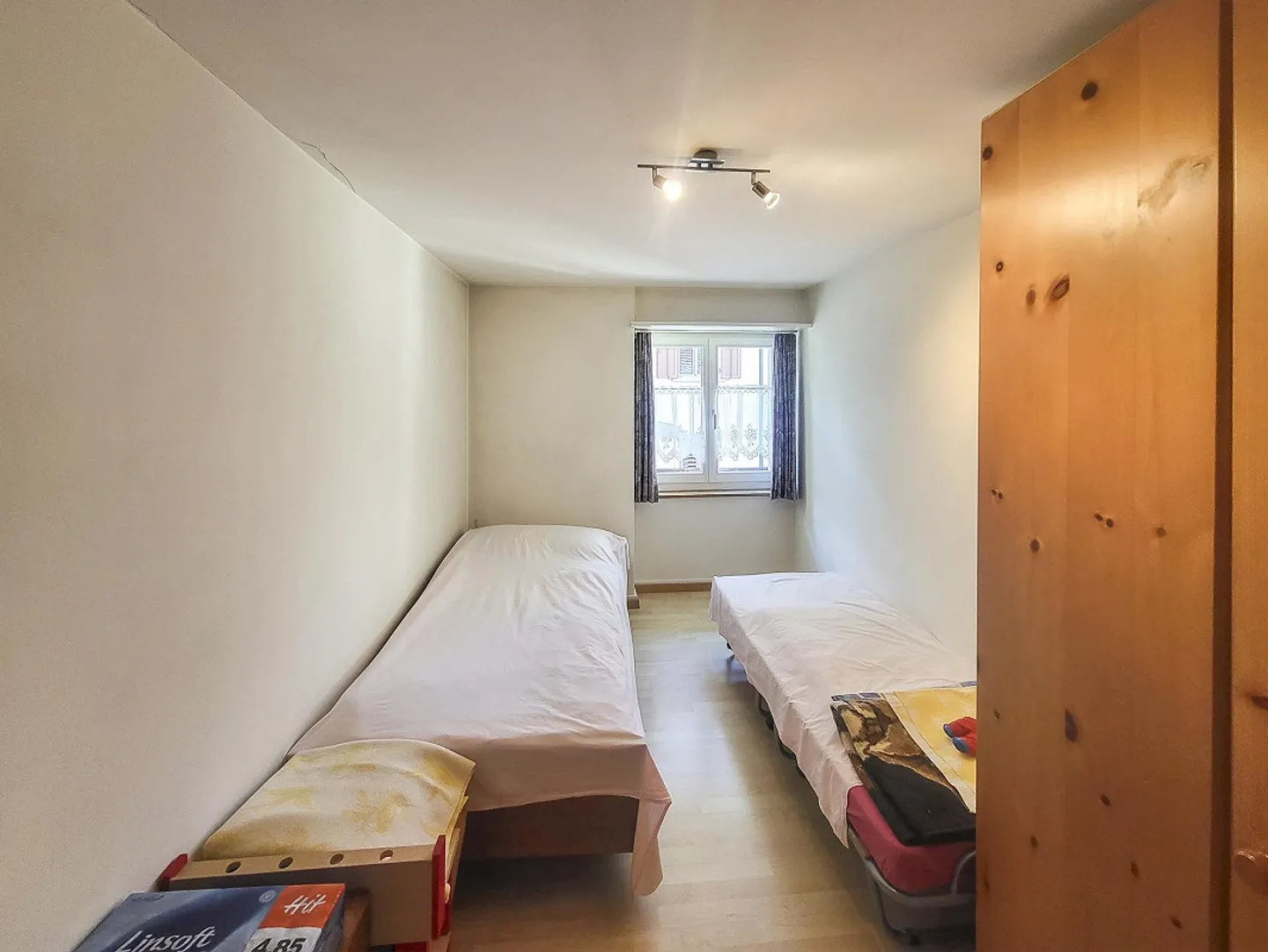 Einfamilienhaus mit Gewerbe und Schopf - Foto 4 di 13