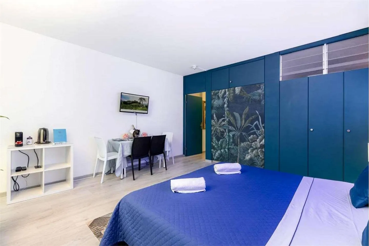 Bel appartement 2 pièces avec meubles et revenus locatifs à Bissone - Photo 3 sur 9